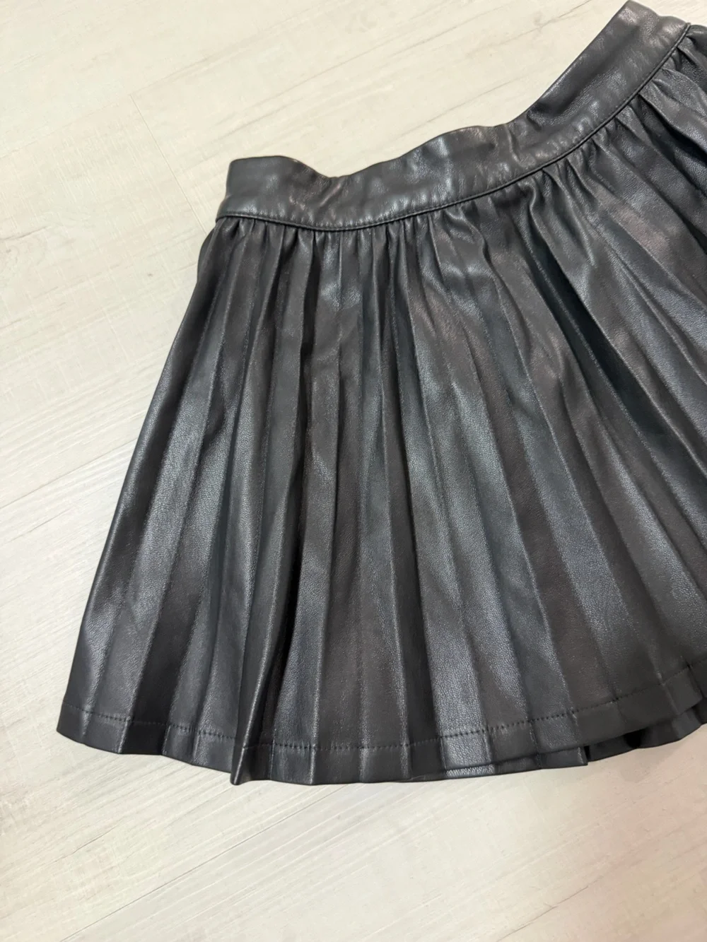 Girls GAP Black Pleated Faux Leather Pleated Skirt